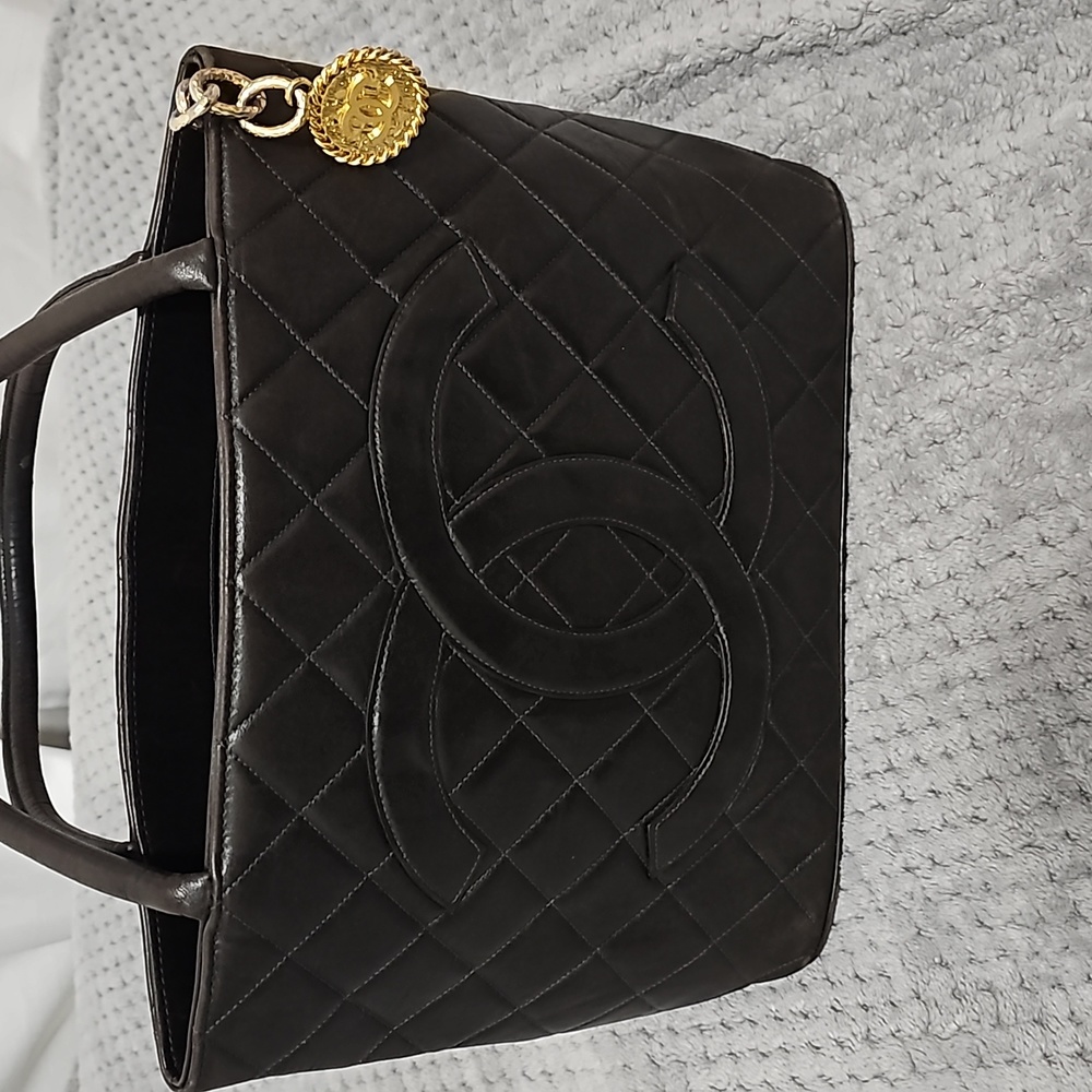 ✨️Chanel medallion tote